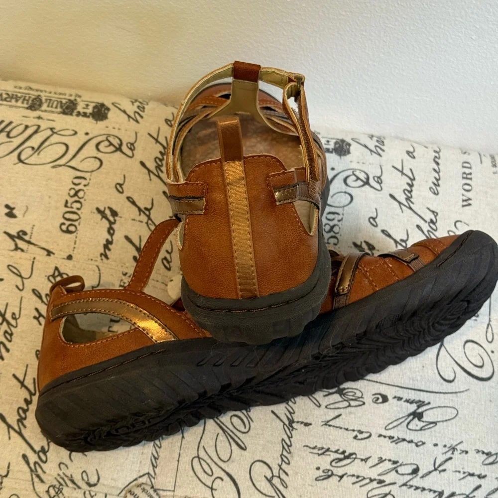 Jambu "DOVE" Brown and Gold Accent Close Toe T-Strap Design Sandals - Picture 6 of 11
